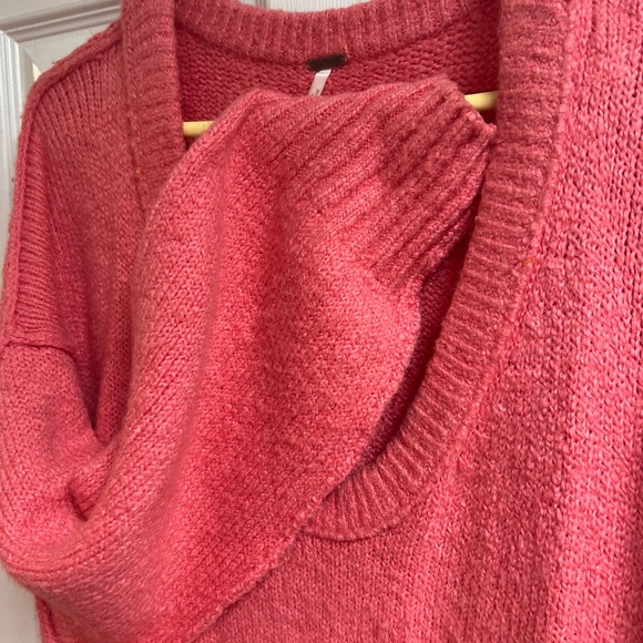 Free People oversized pullover sweater - Picture 2 of 5